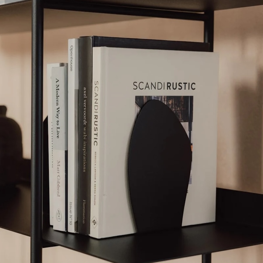 کتابخانه رومیزی فرورا آرک در قفسه کتاب